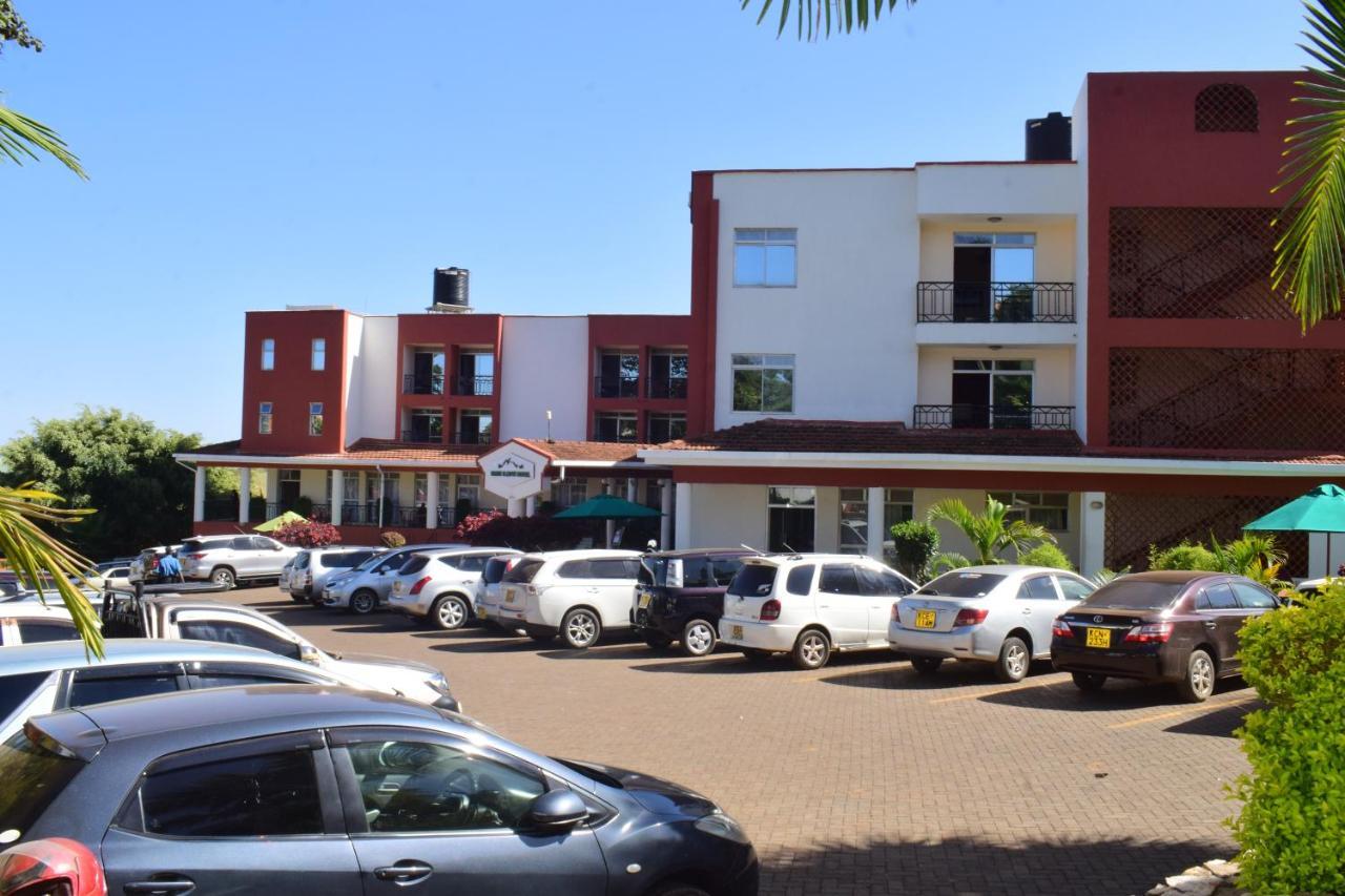 Meru Slopes Hotel Exteriér fotografie