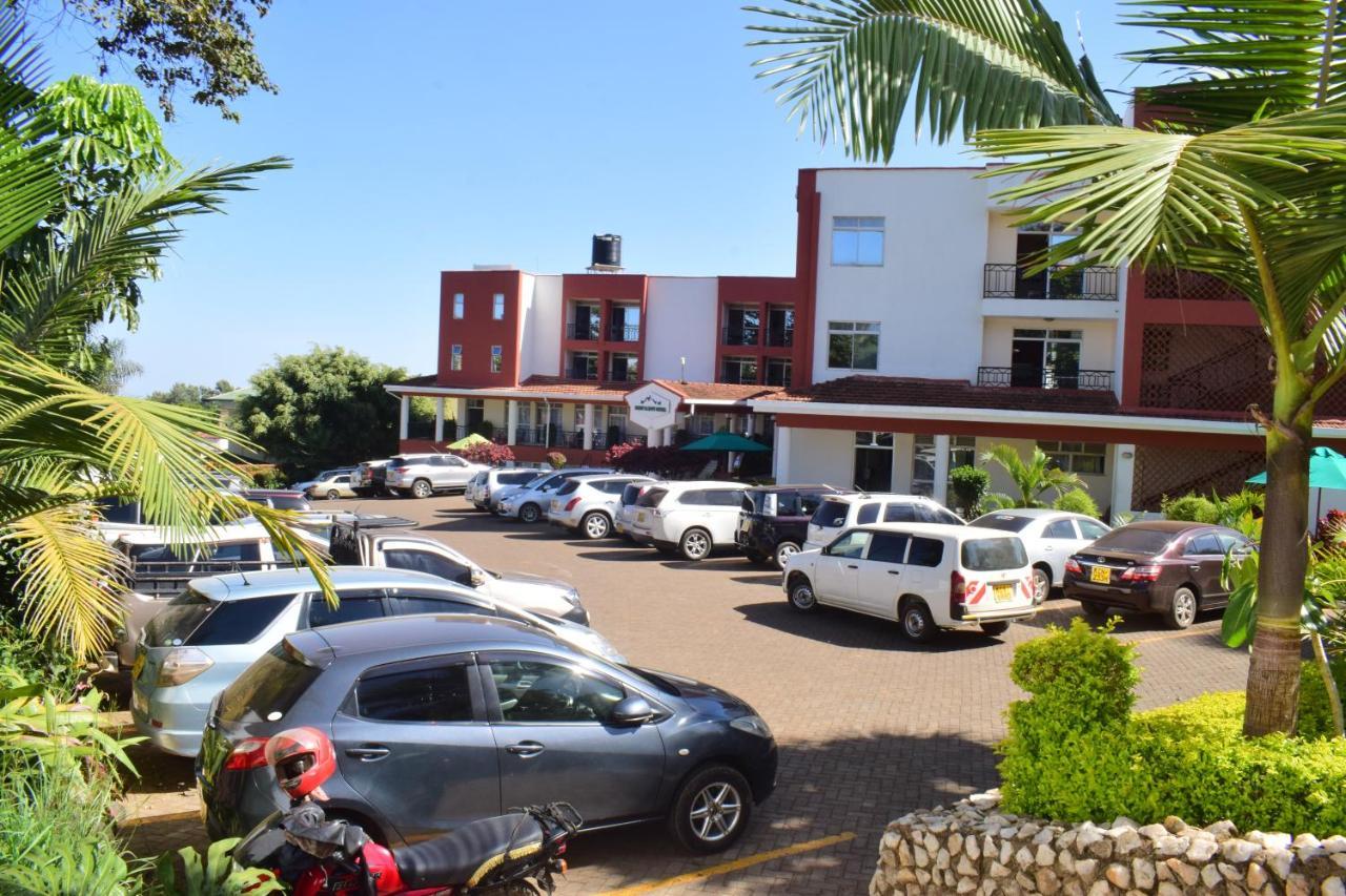 Meru Slopes Hotel Exteriér fotografie