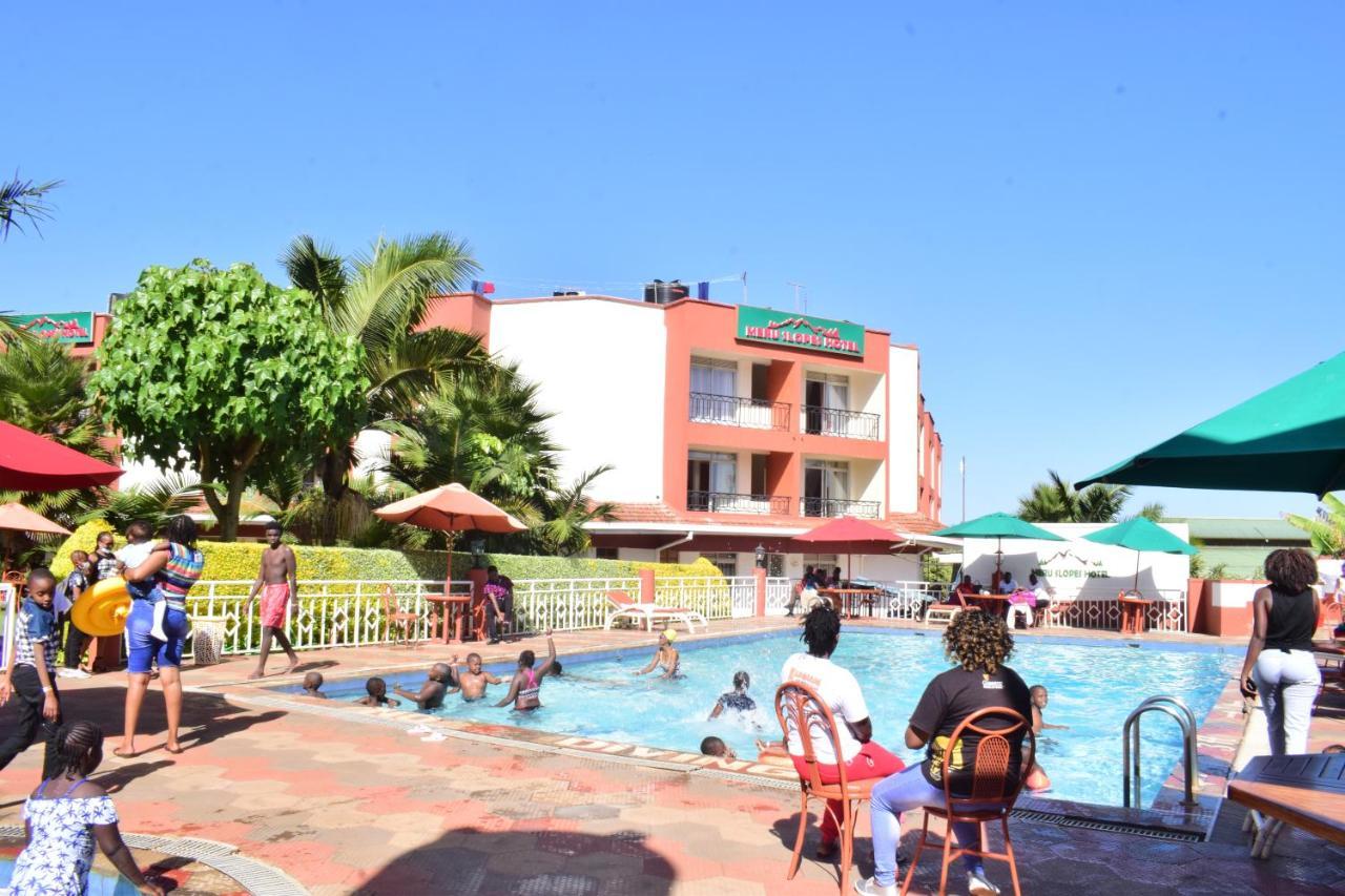 Meru Slopes Hotel Exteriér fotografie